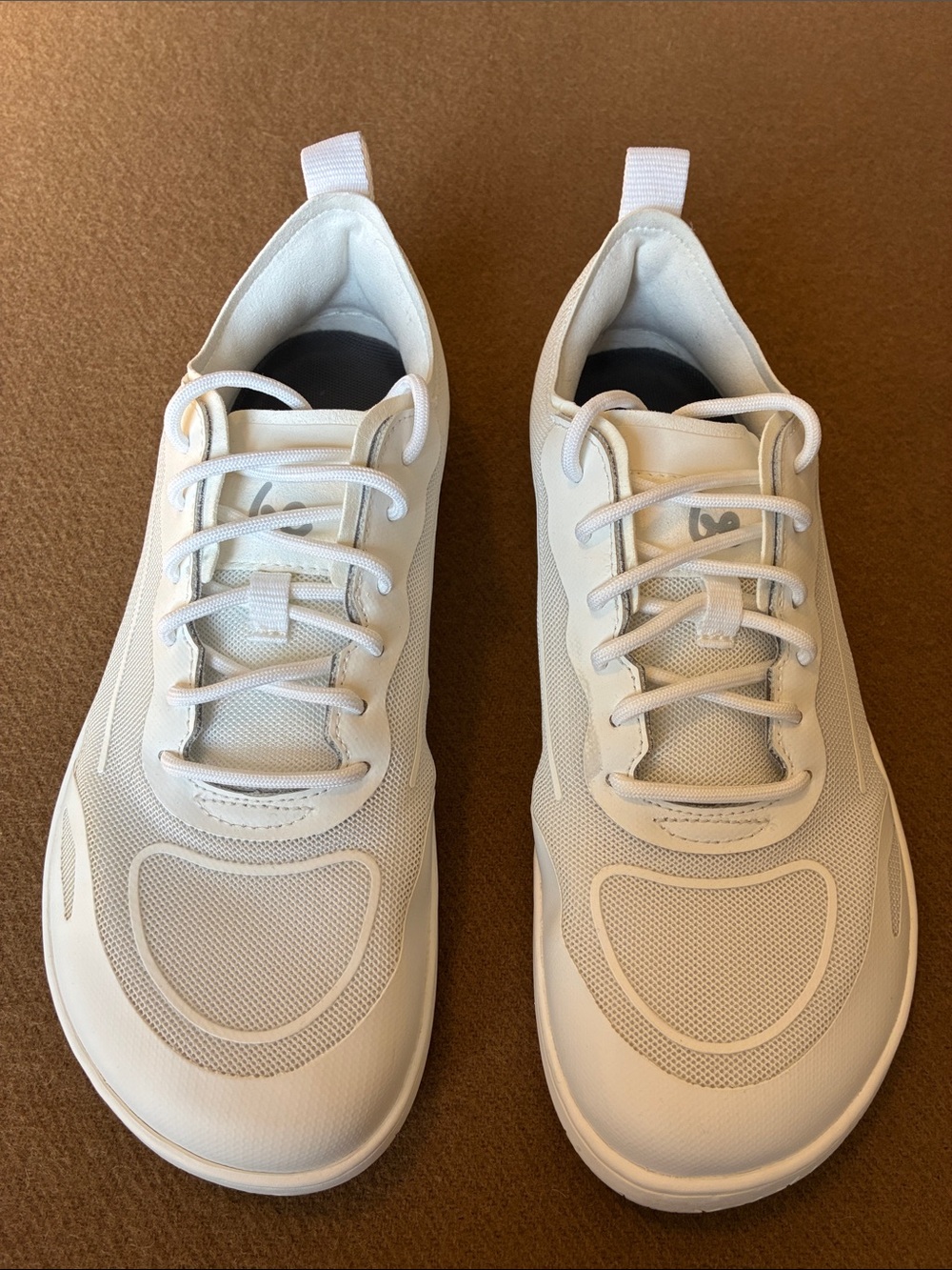 White minimal sneakers - Picture 2 of 5
